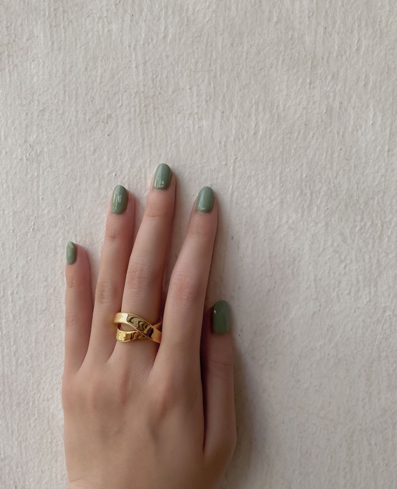 Alessandra Cross Stitch Gold Ring
