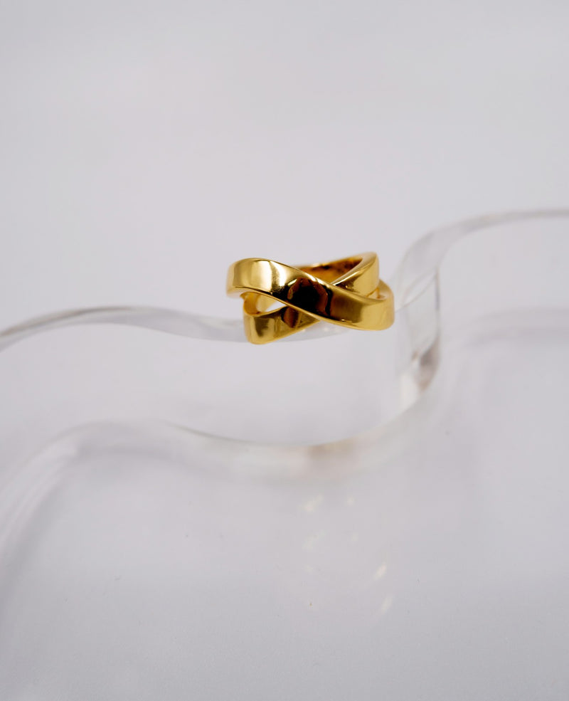 Alessandra Cross Stitch Gold Ring