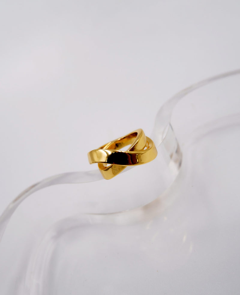 Alessandra Cross Stitch Gold Ring