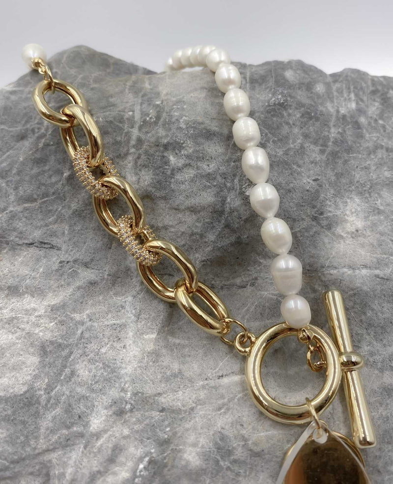 briella-pearl-gold-long-necklace