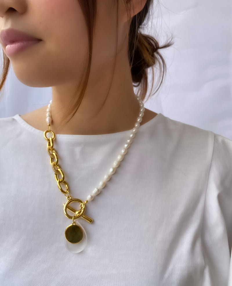 briella-pearl-gold-long-necklace