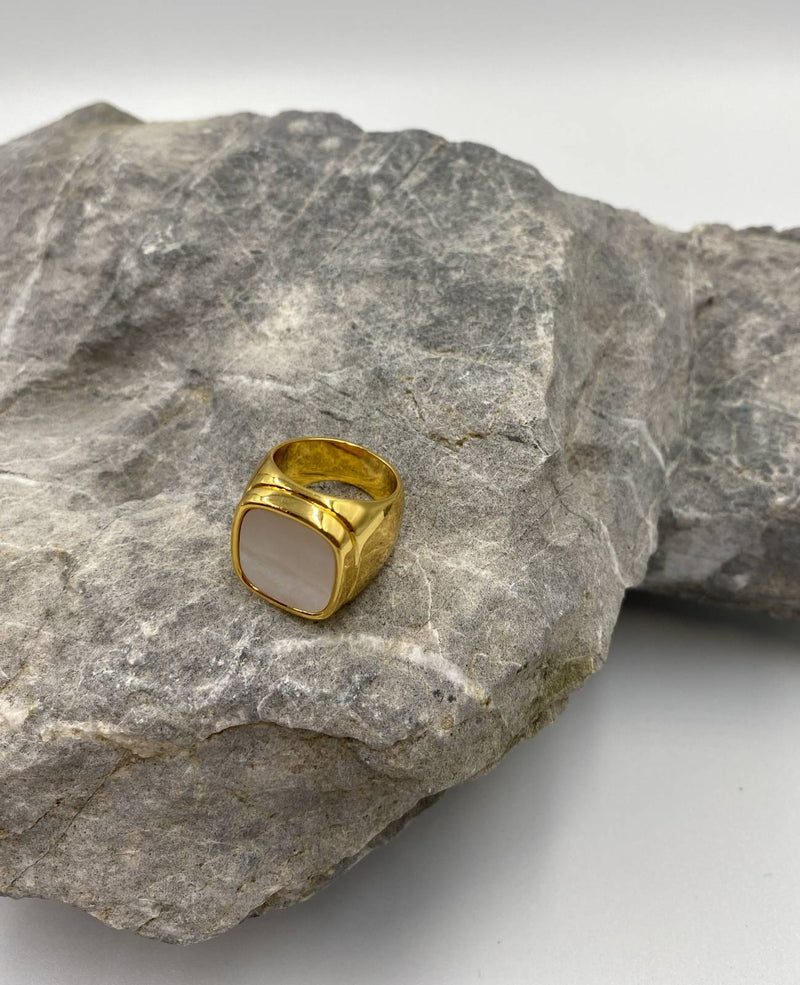 skylar-pearlwhite-gold-ring