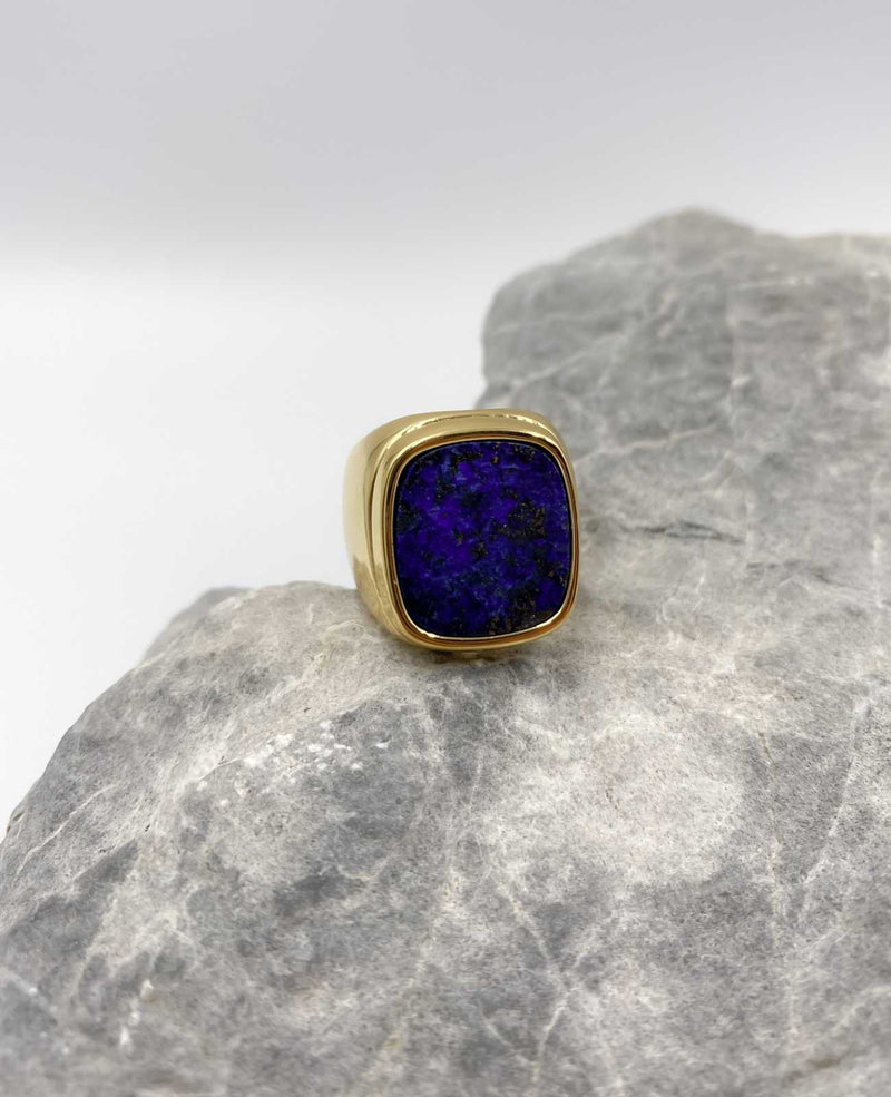 Azure-blue-stone-gold-ring
