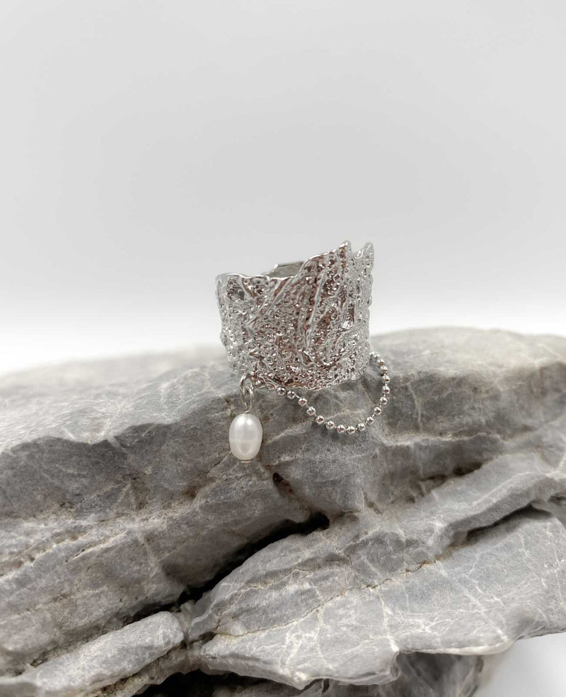 quinn-silver-pearl-ring