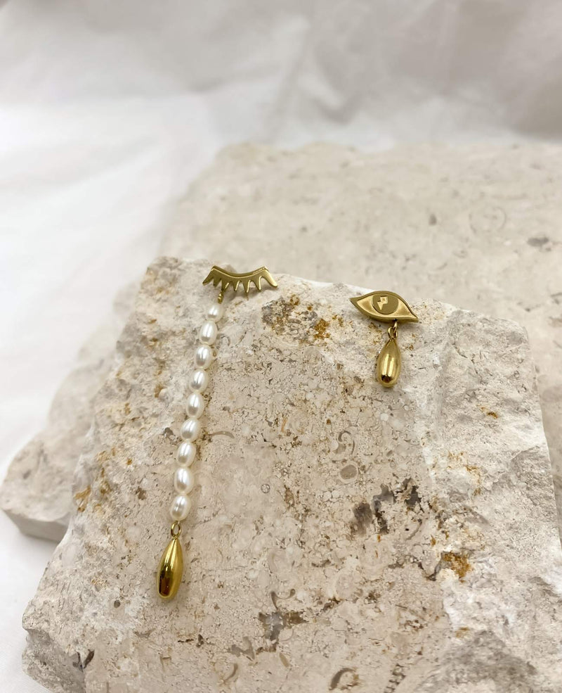 Siena Eyes Pearl Dainty Earrings