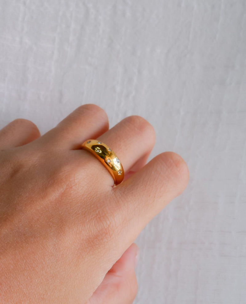 Stella Speckle Star Gold Ring